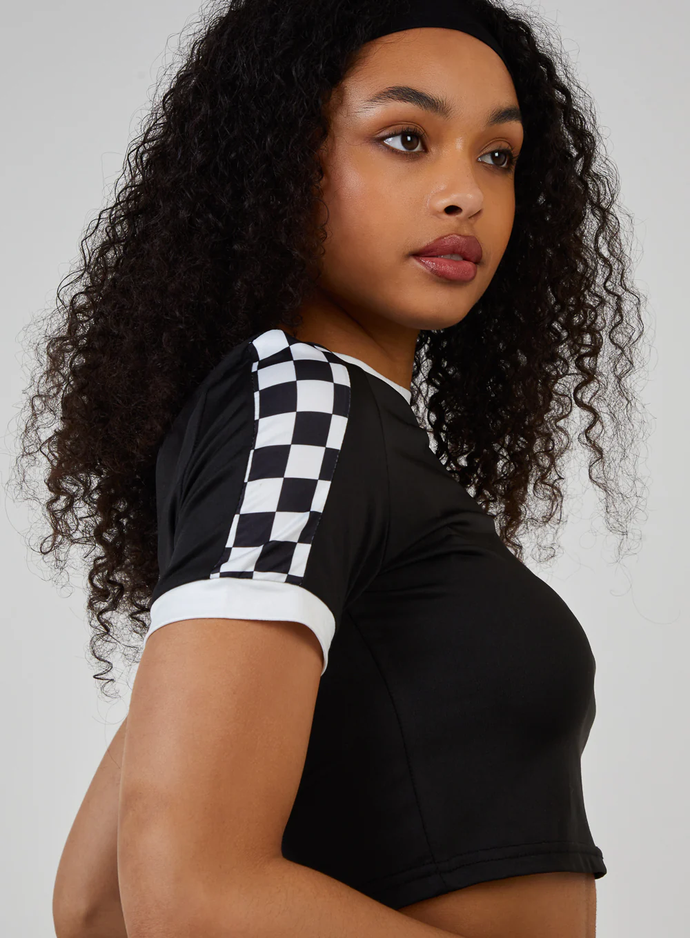Checkered Sleeve Cropped T-Shirt - Image 4