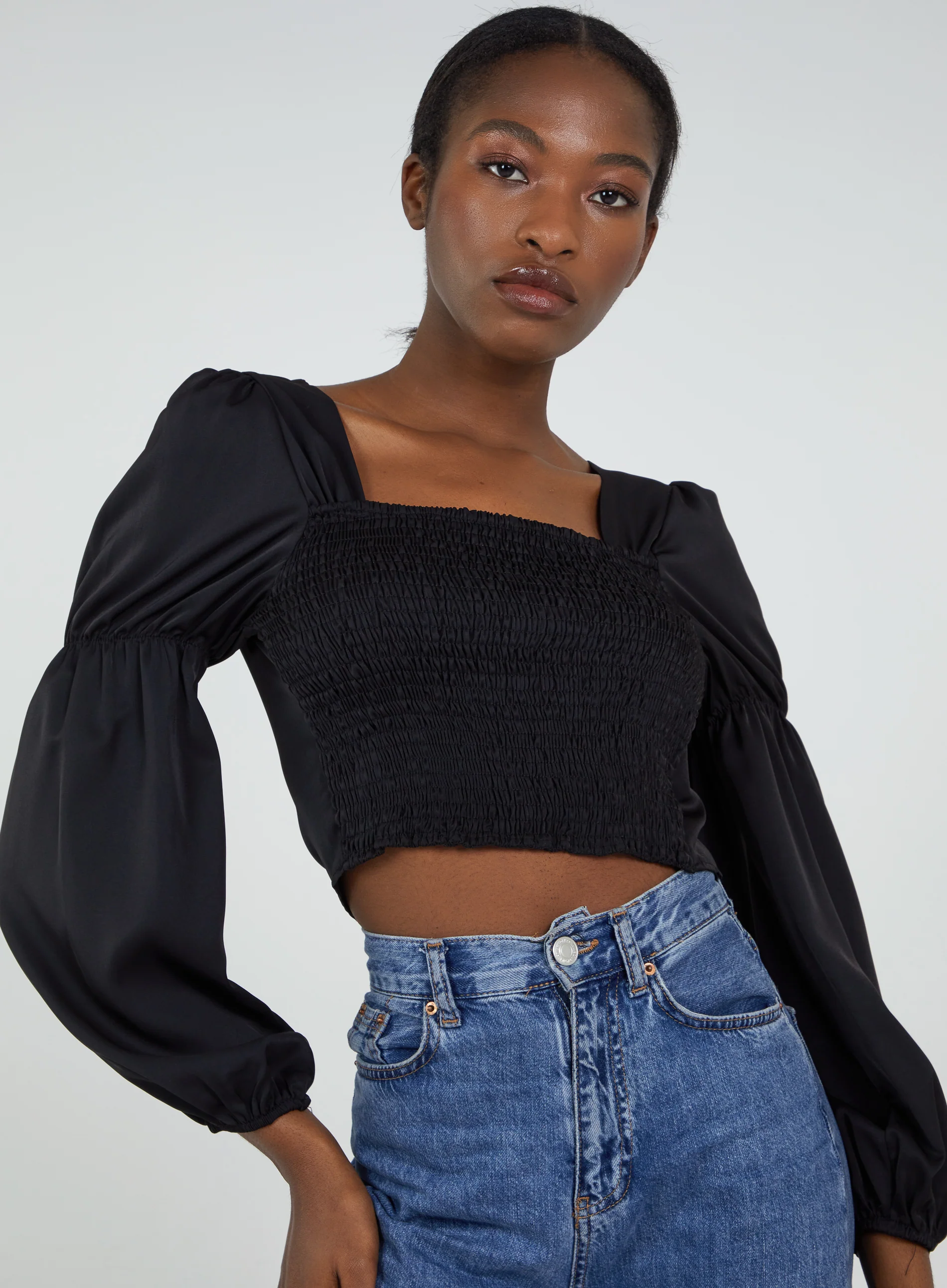 Cropped Ruched Top With Balloon Sleeves