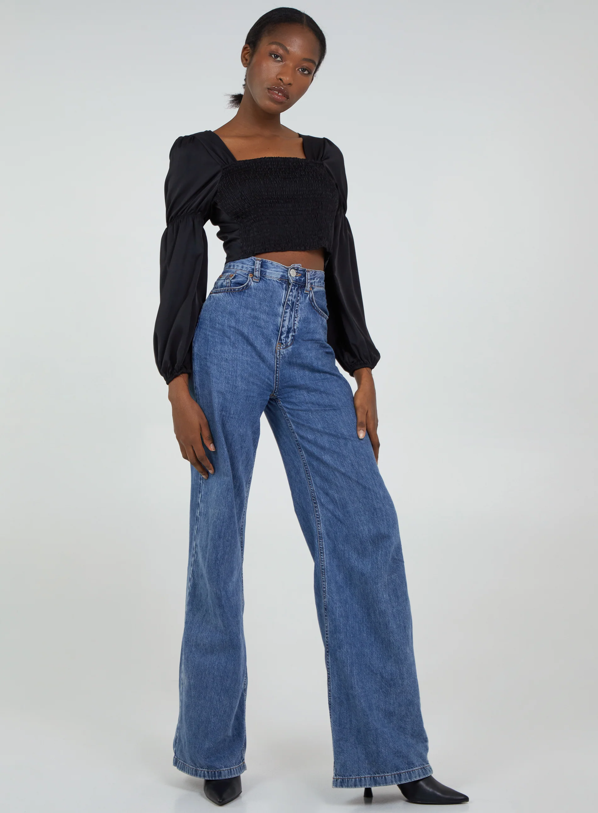 Cropped Ruched Top With Balloon Sleeves - Image 2