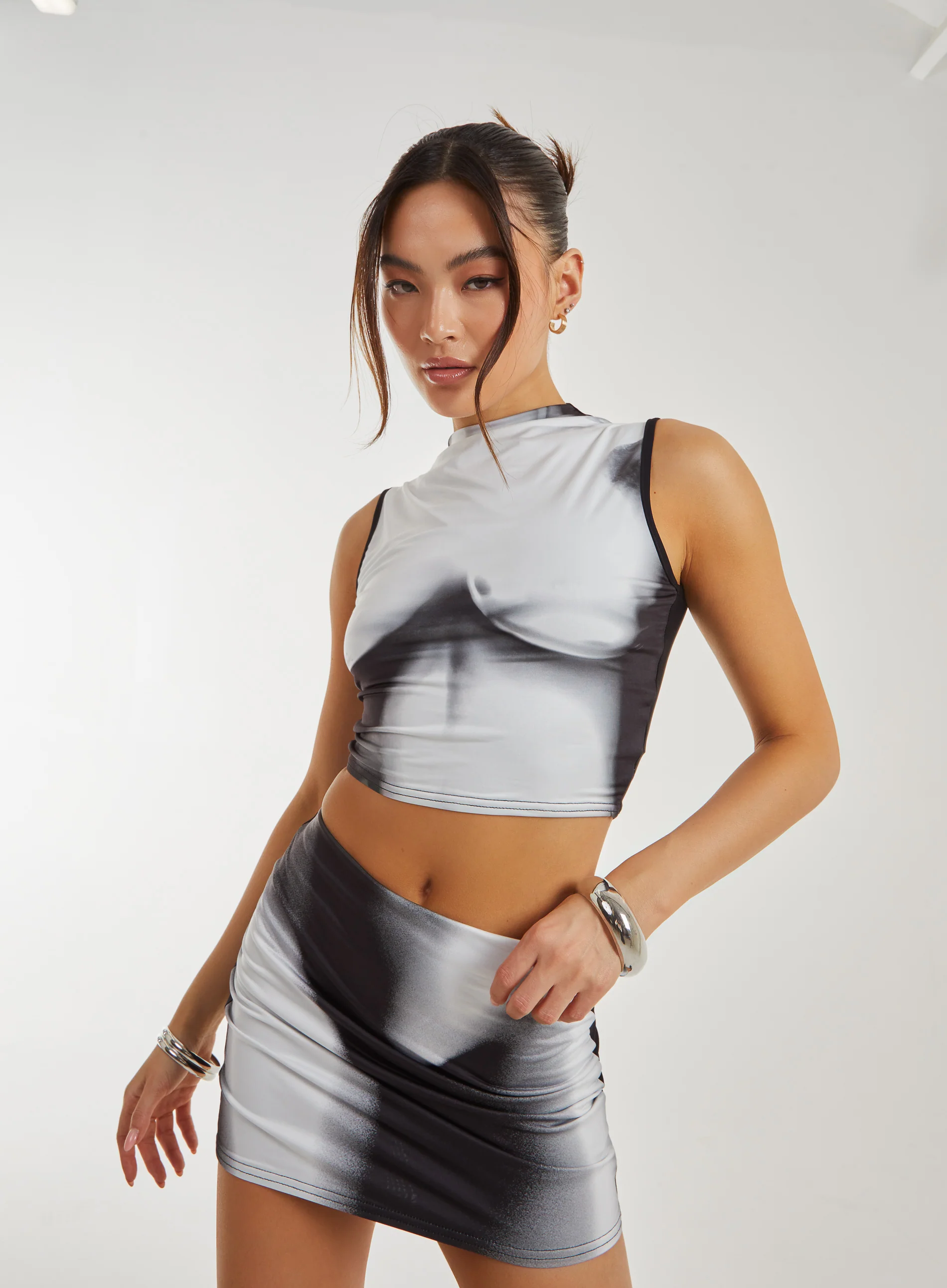 Graphic Silhouette Crop Top - Image 3