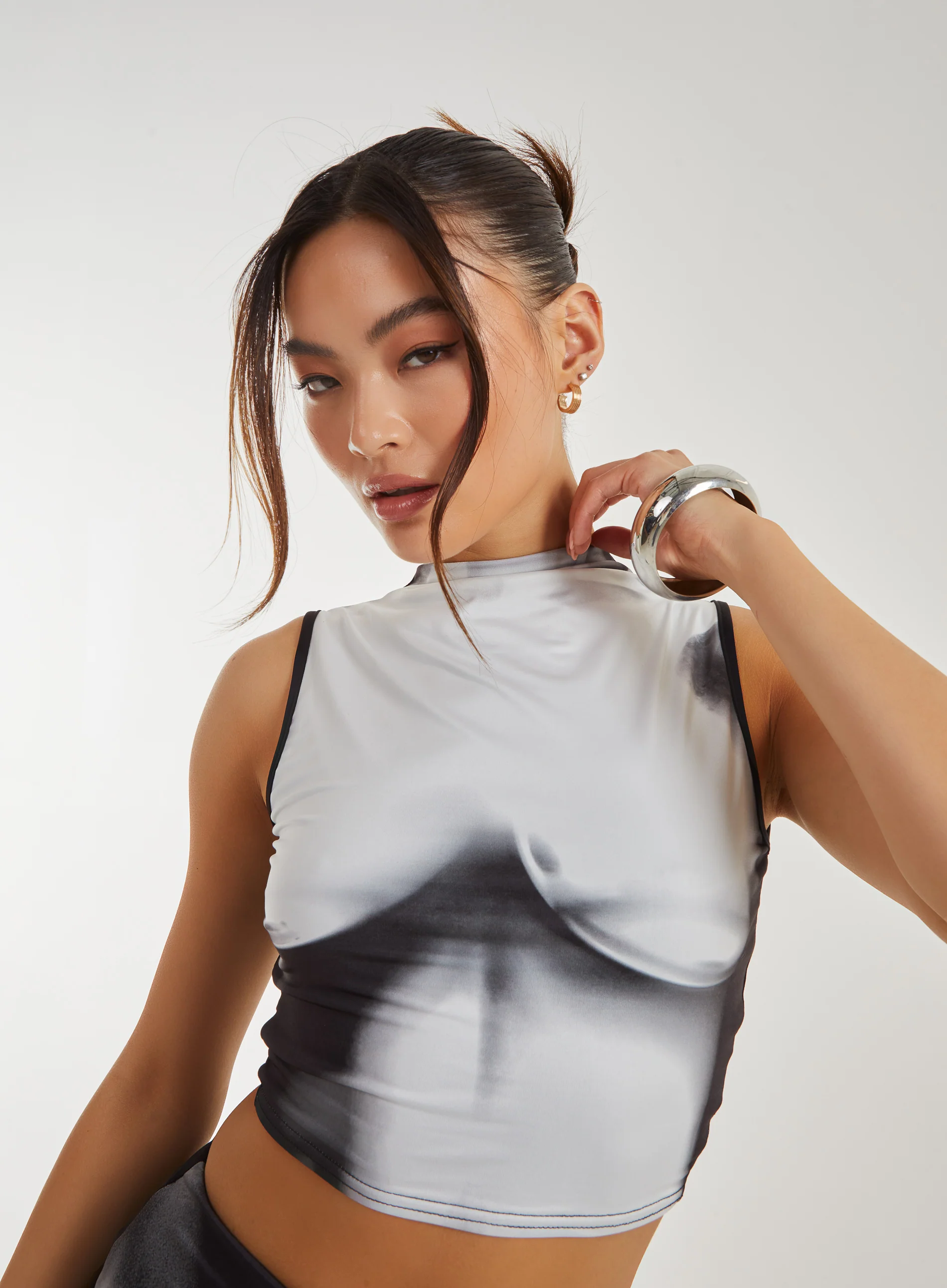 Graphic Silhouette Crop Top - Image 5