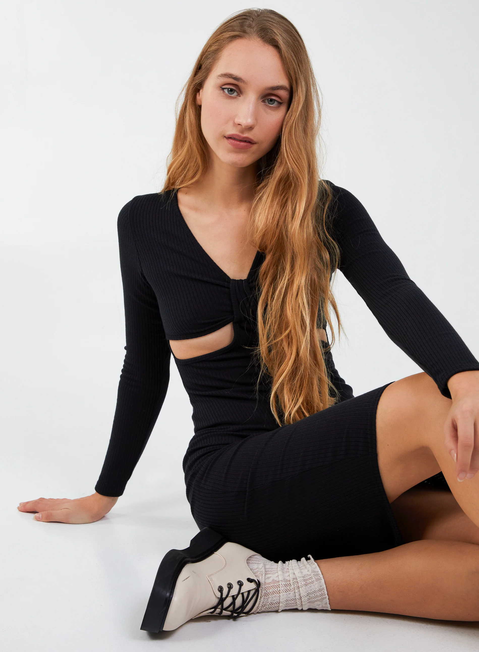 Long Sleeve Ribbed Midi Dress - Image 3