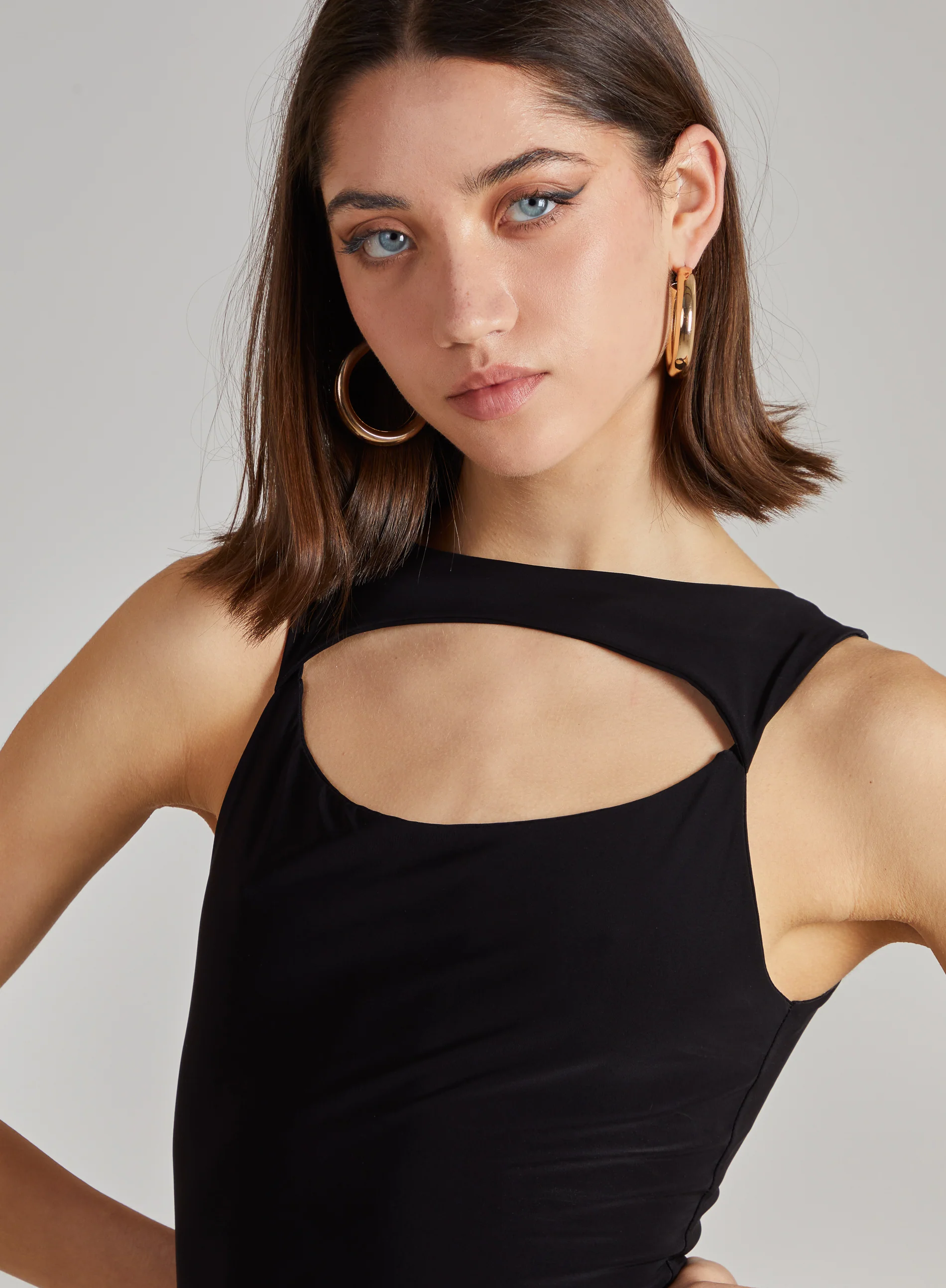 Slinky Sleeveless Letterbox Bodysuit - Image 3