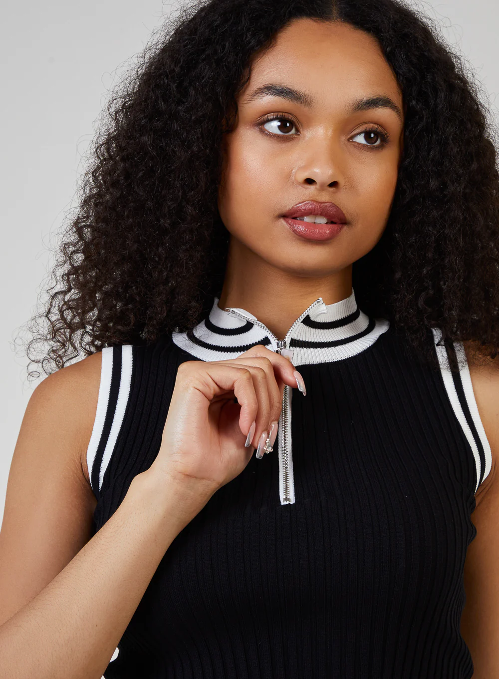 Half Zip Striped High Neck Sleeveless Crop Top - Image 4