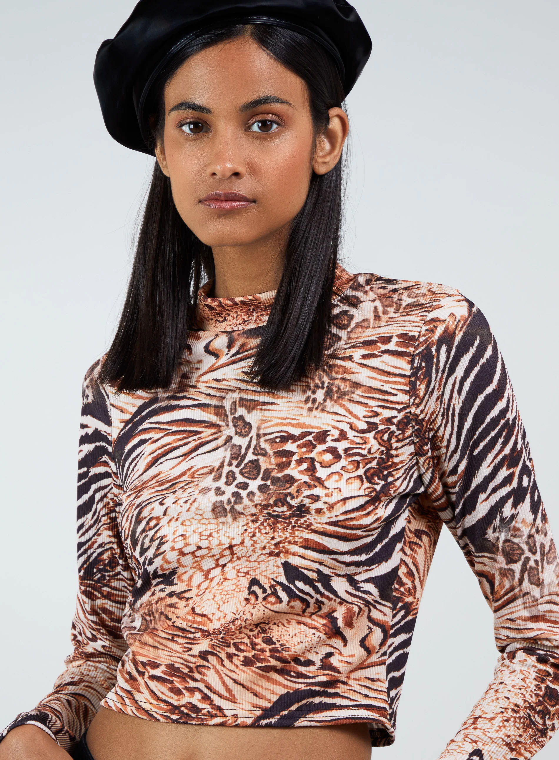 Long Sleeve Animal Print Crop Top - Image 4