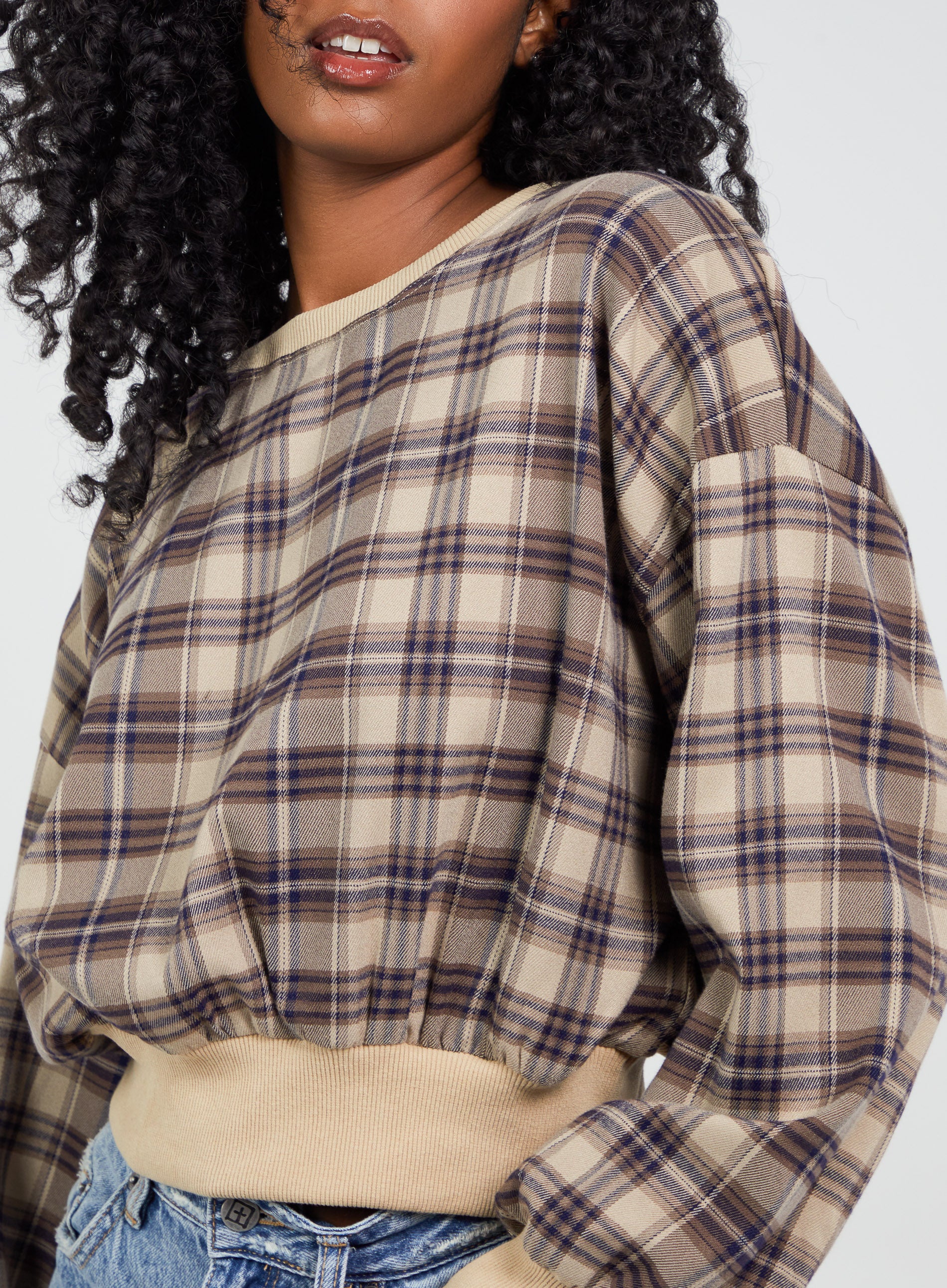 Oversized Cropped Check Sweatshirt - Image 4
