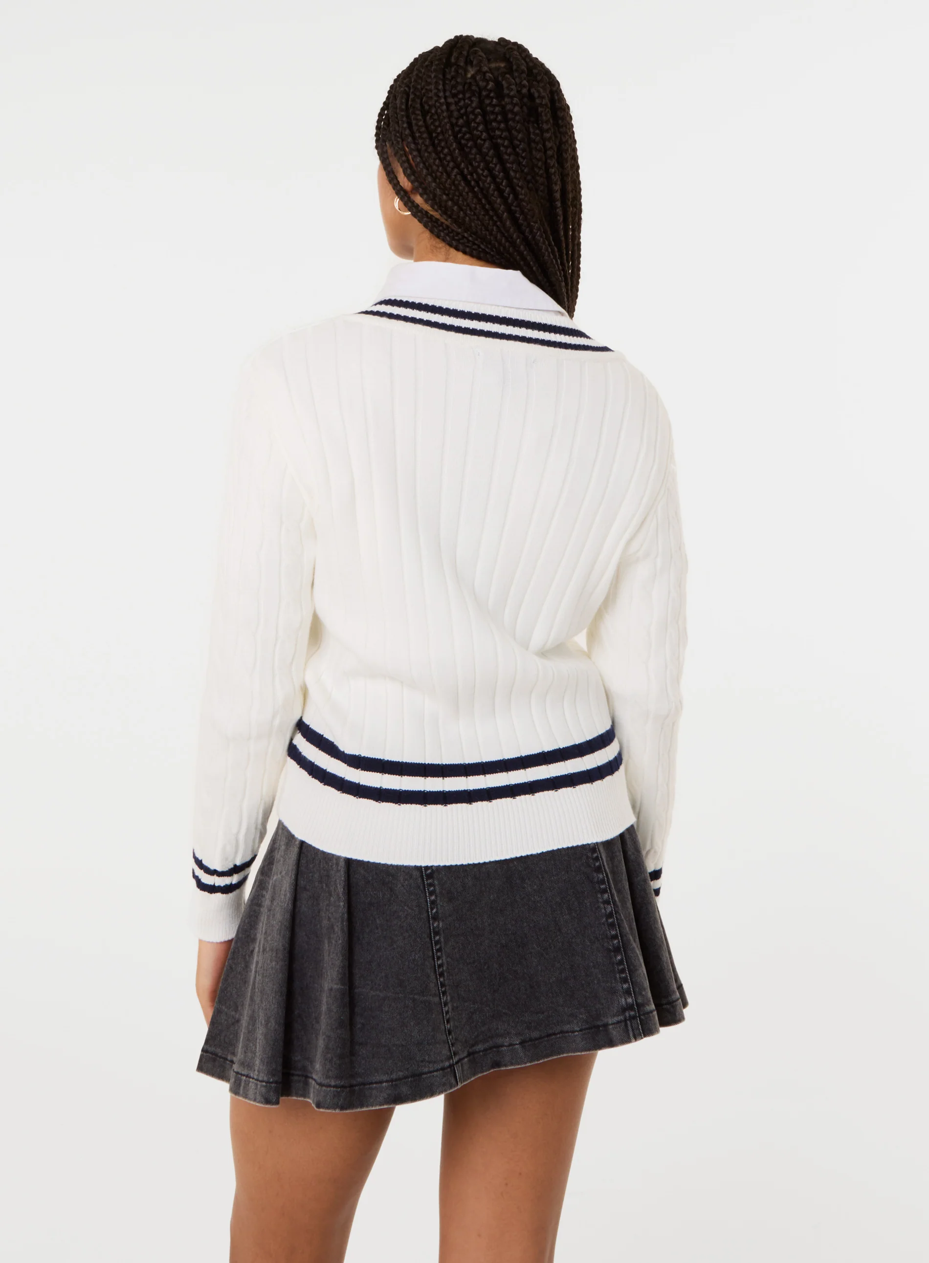 Contrast V-Neck Teddy Jumper - Image 4