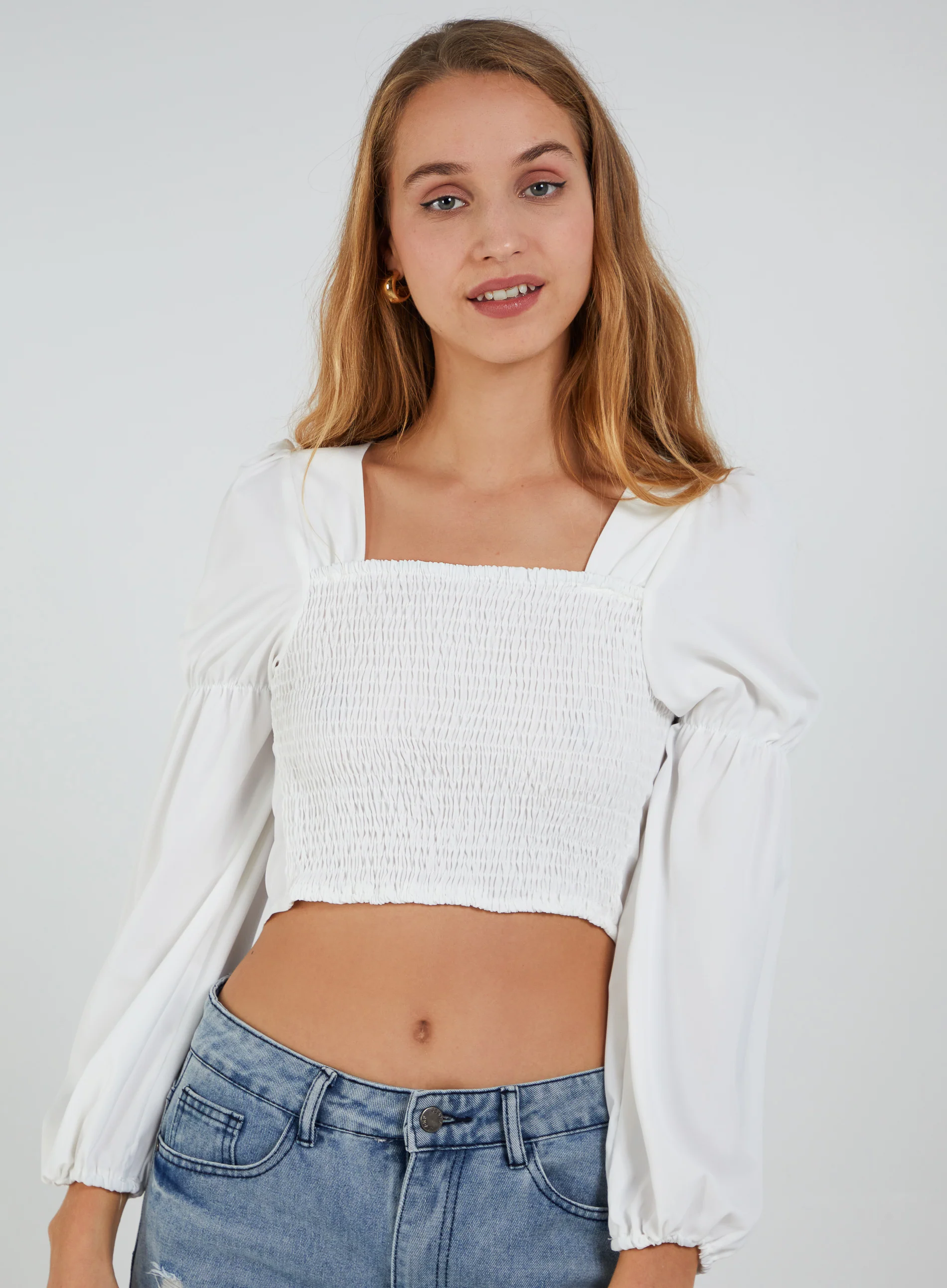 Cropped Ruched Top With Balloon Sleeves - Image 3