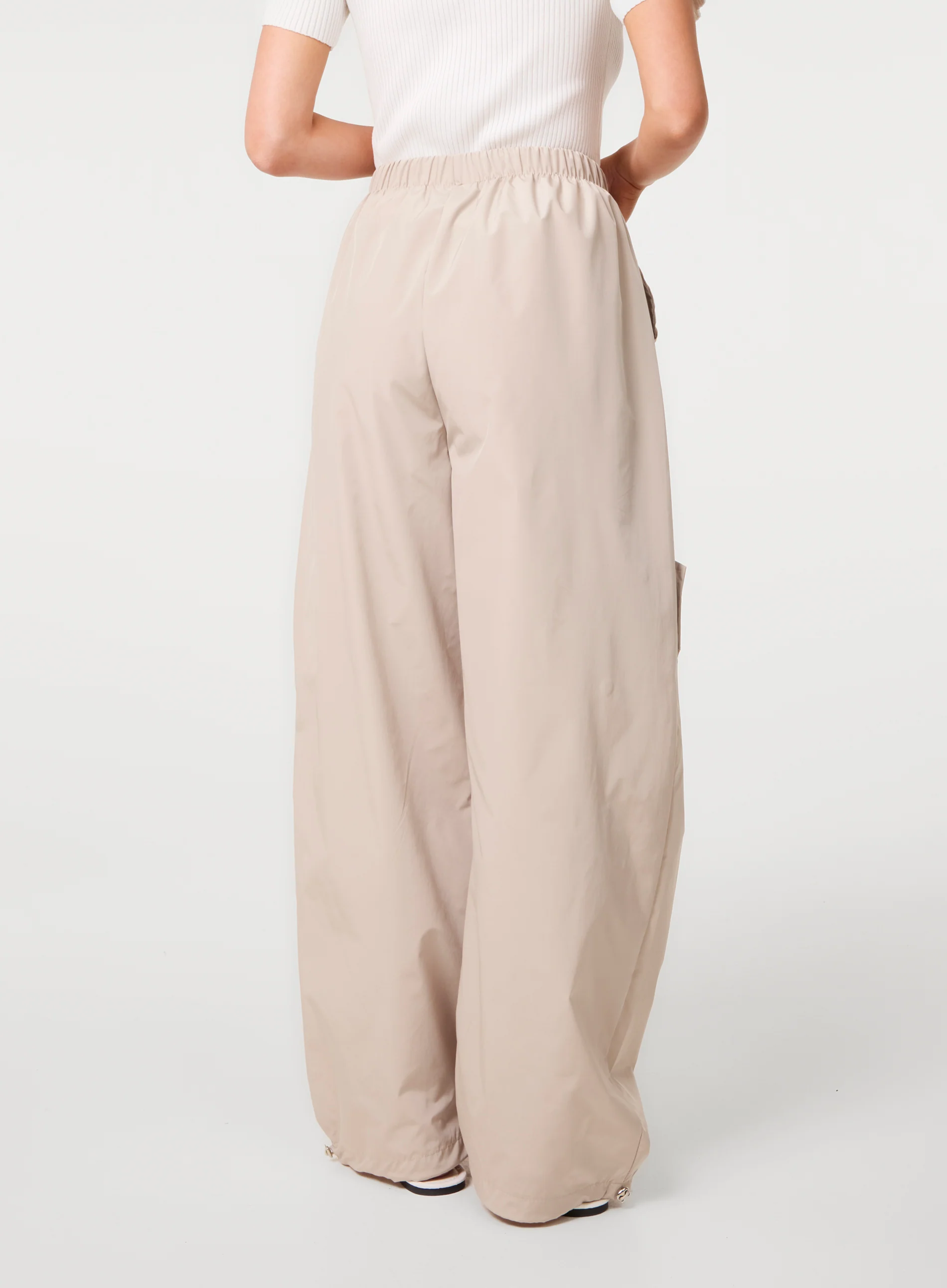 Pocket Detail Wide Leg Cargo Trousers - Image 4
