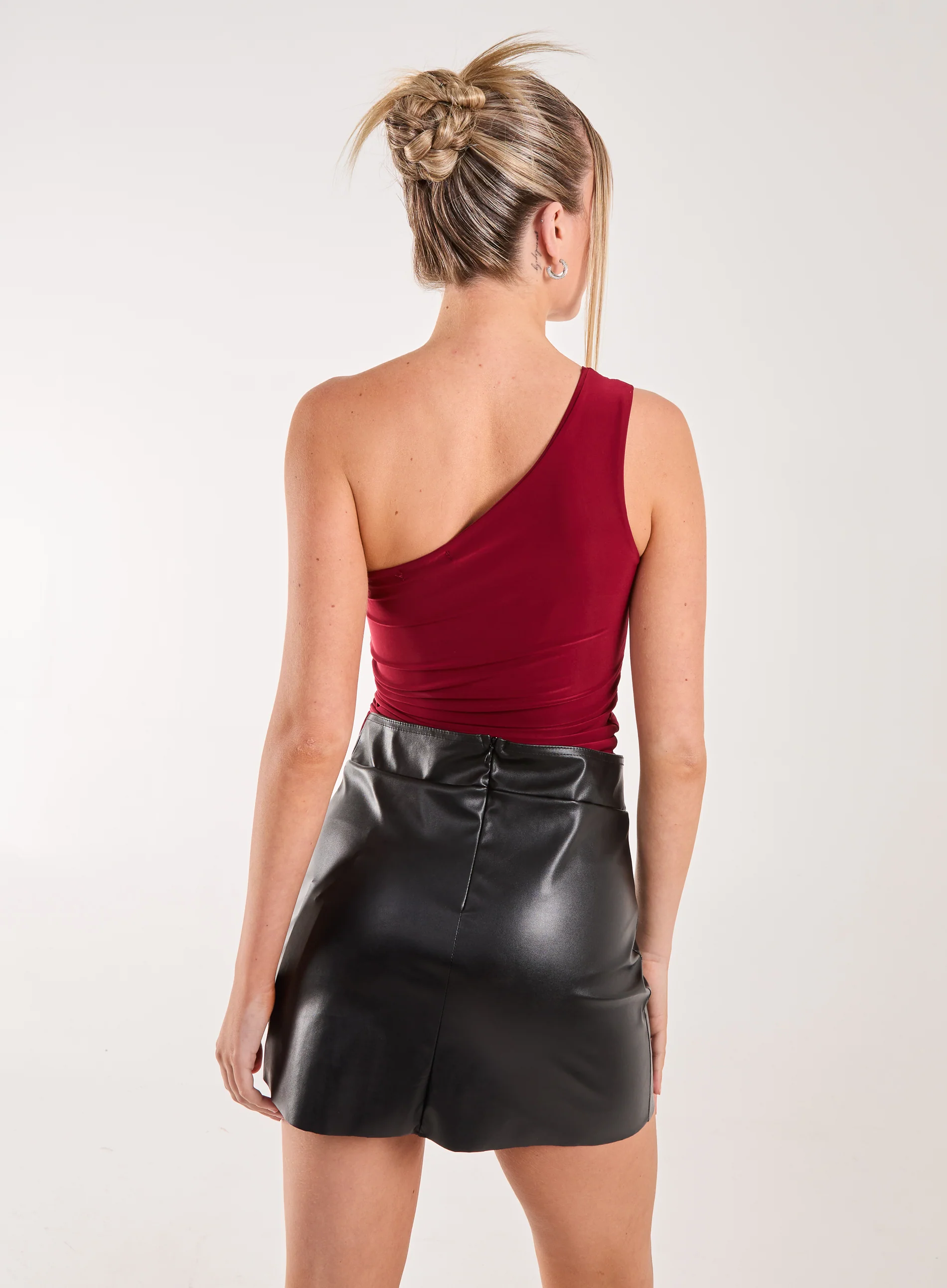 Asymmetric Side Ruched Top - Image 4